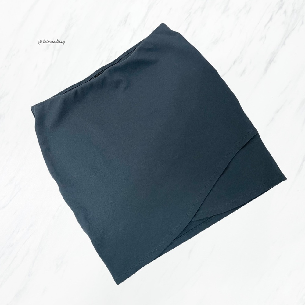 Aritzia- Talula Primrose Skirt in Slate Teal M